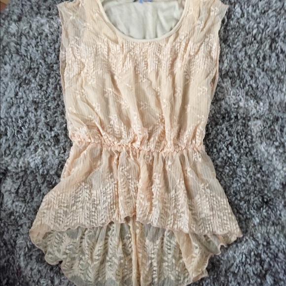 BCBGMaxAzria Tops - BCBGMAXAZRIA LACE BEIGE TOP